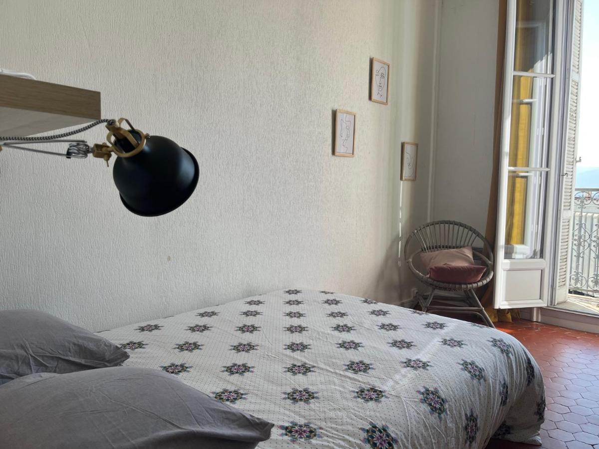 Appartement Hyeres - Centre Ville 3 Chambres 6 Personnes 4Eme Etage Escalier - Sebastien Claire Buitenkant foto